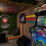 Capsule Art Deco - Jacuzzi - Netflix - Cinema - Arcade De Jeux & Nintendo Switch - 2 - Filet Suspendu
